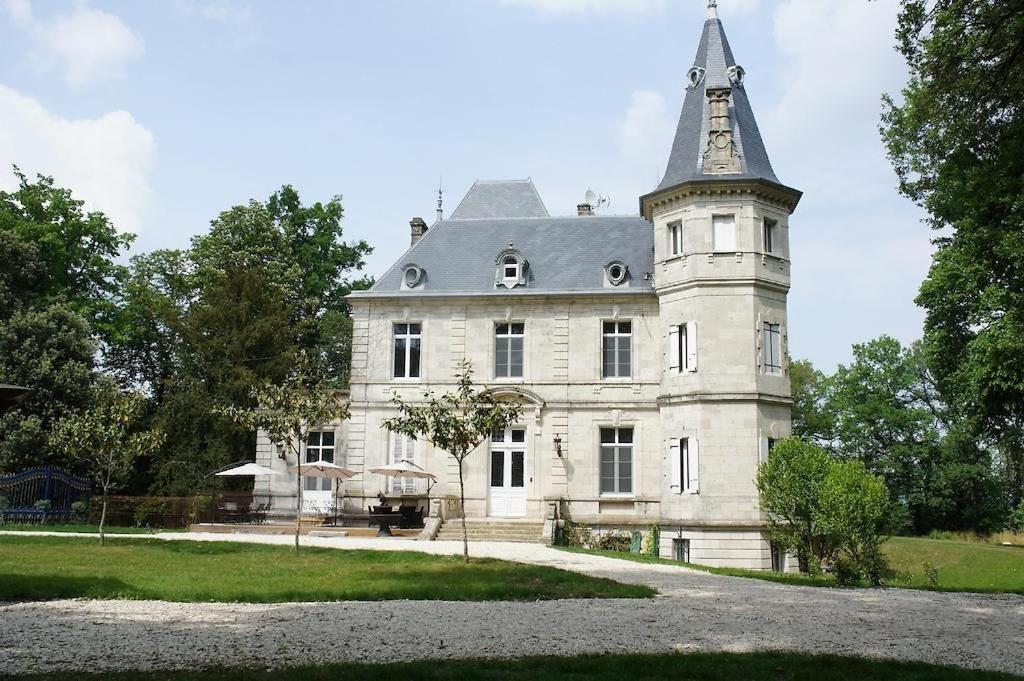 T2 De Charme Dans Un Chateau Layrac Luaran gambar